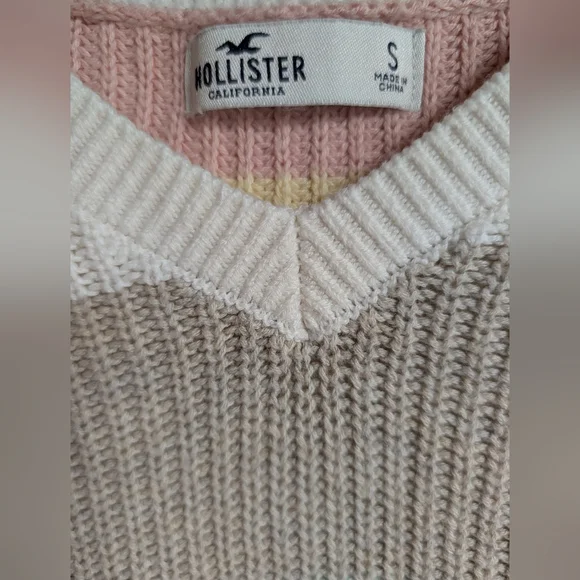 🩷 Hollister Pastel & Tan Striped V-Neck Sweater EUC - Picture 3 of 11